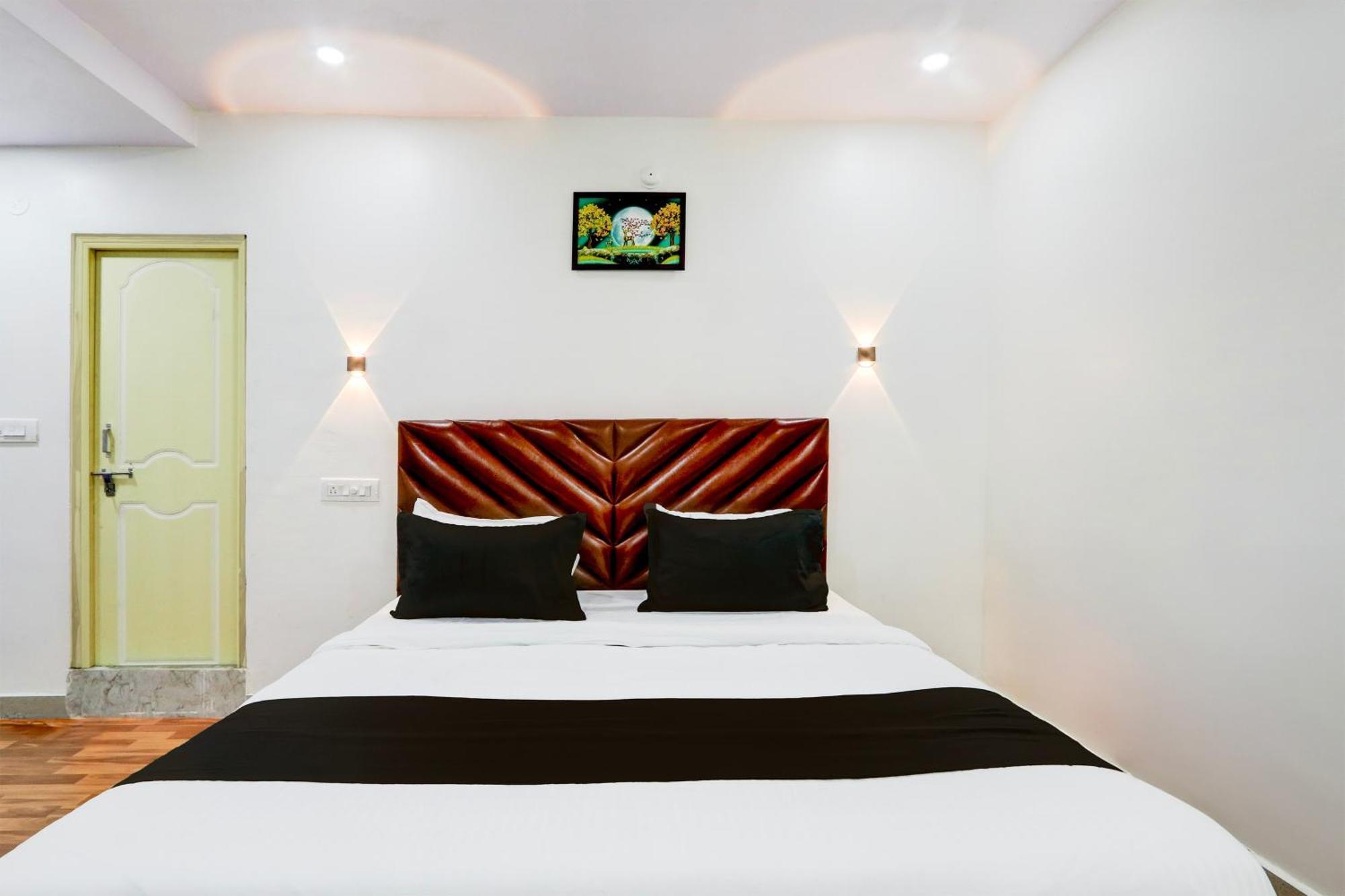 Hotel O Rms Grand Patancheru Bagian luar foto