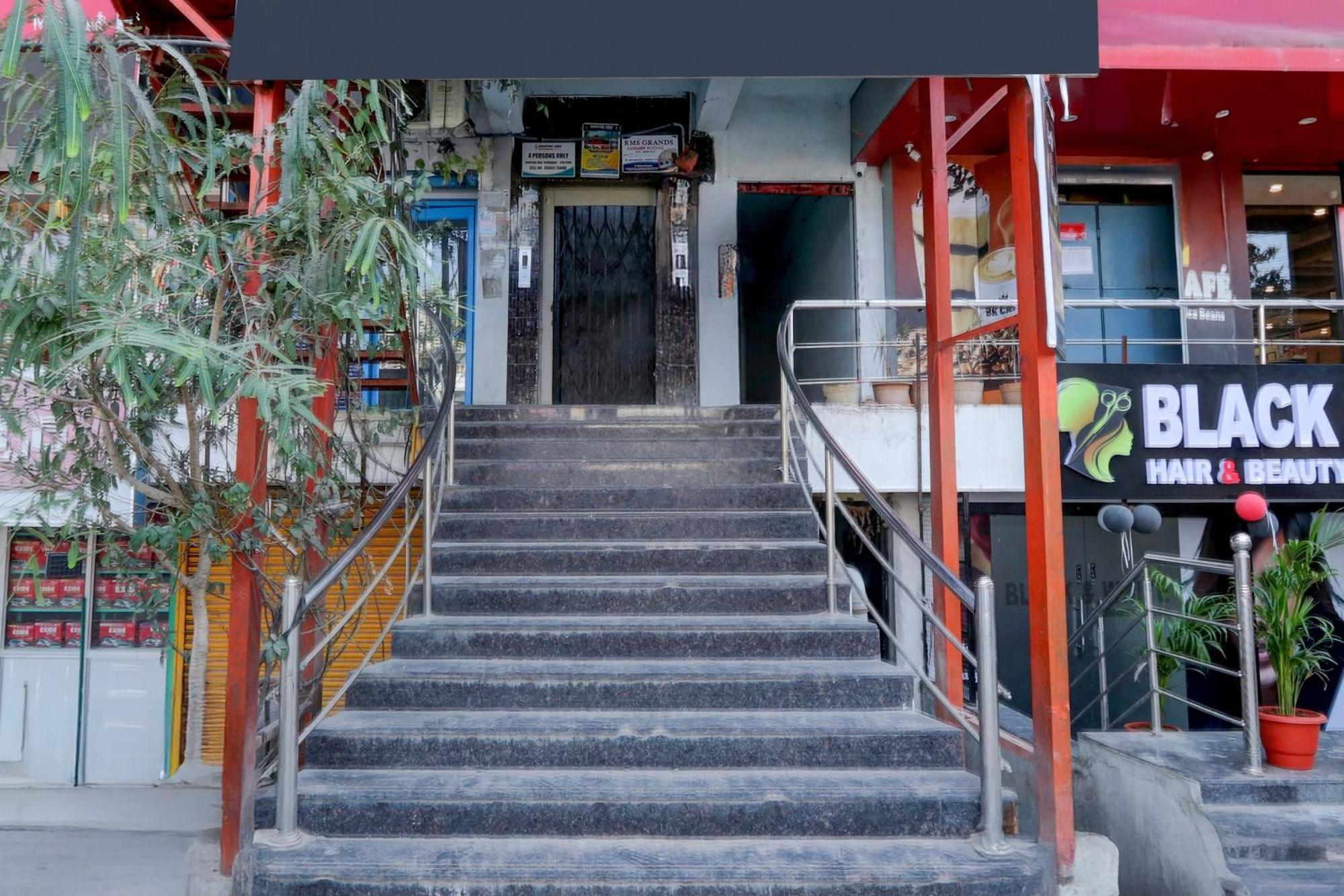 Hotel O Rms Grand Patancheru Bagian luar foto